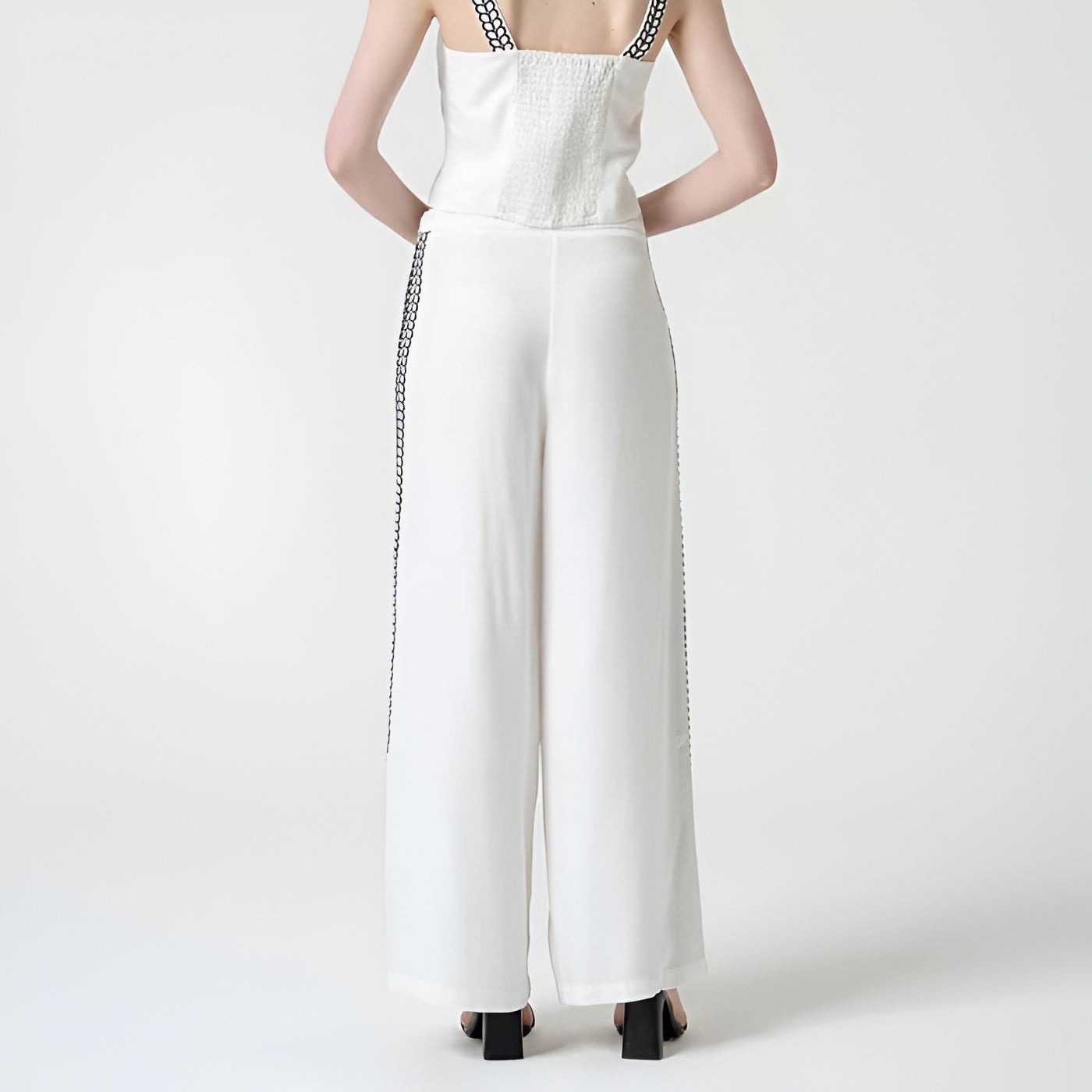 Loose Pants With Side Embroidery